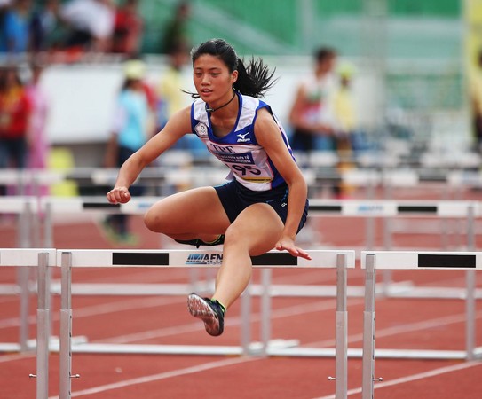 波兰田径队成功夺得接力金牌