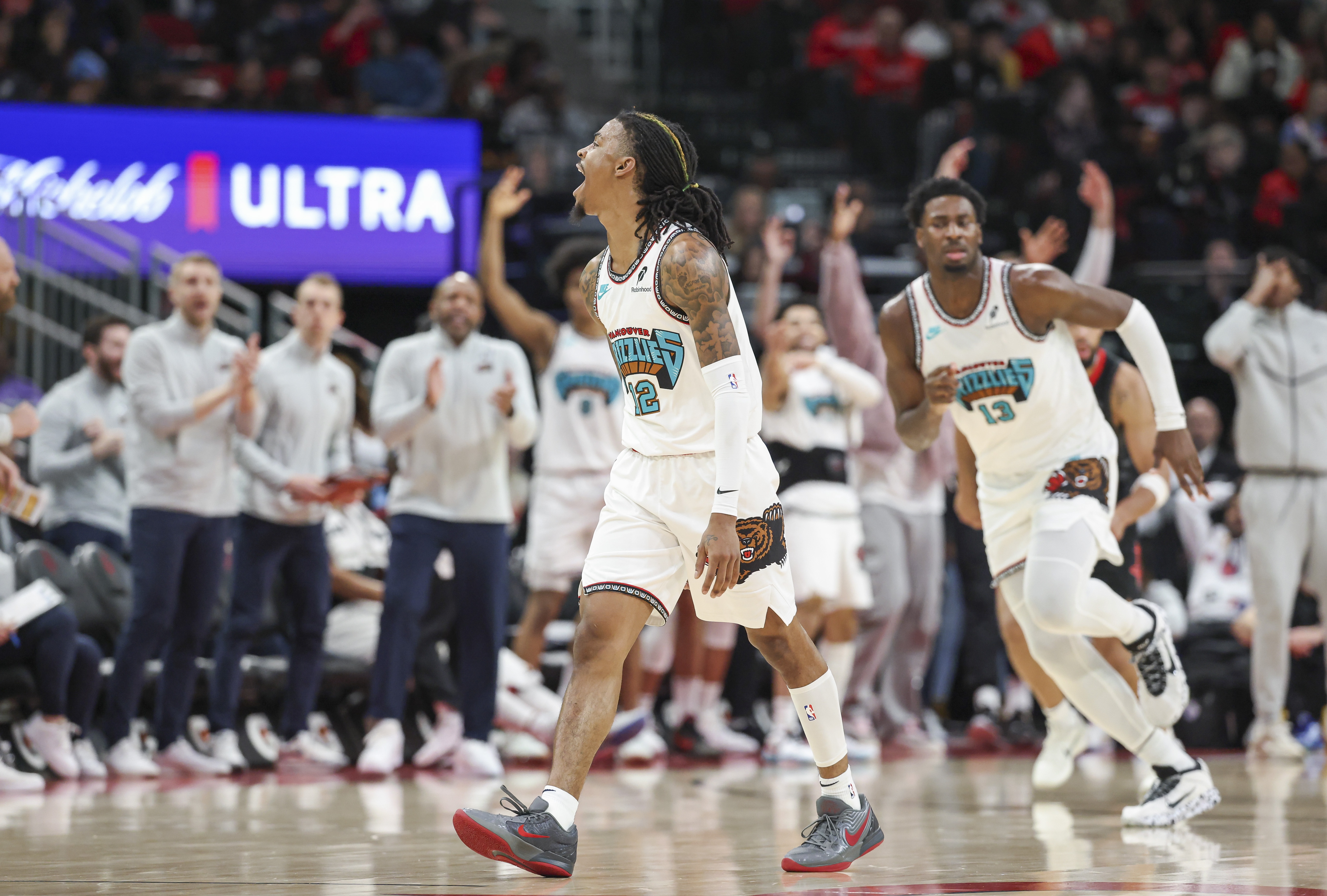 -尼克斯豪取大胜，主场气势如虹