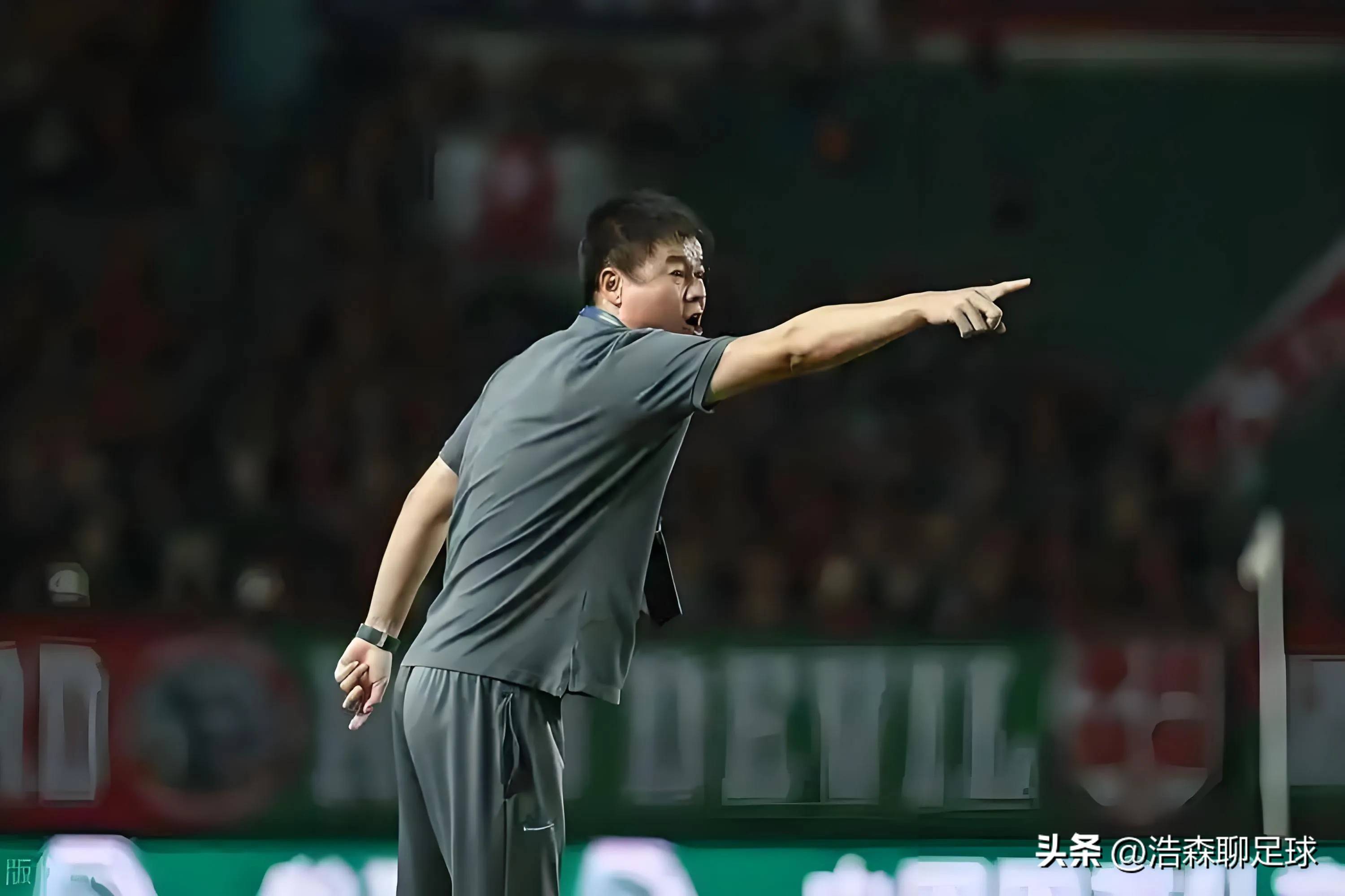 大连一方备战胜局，球队主教练调整战术