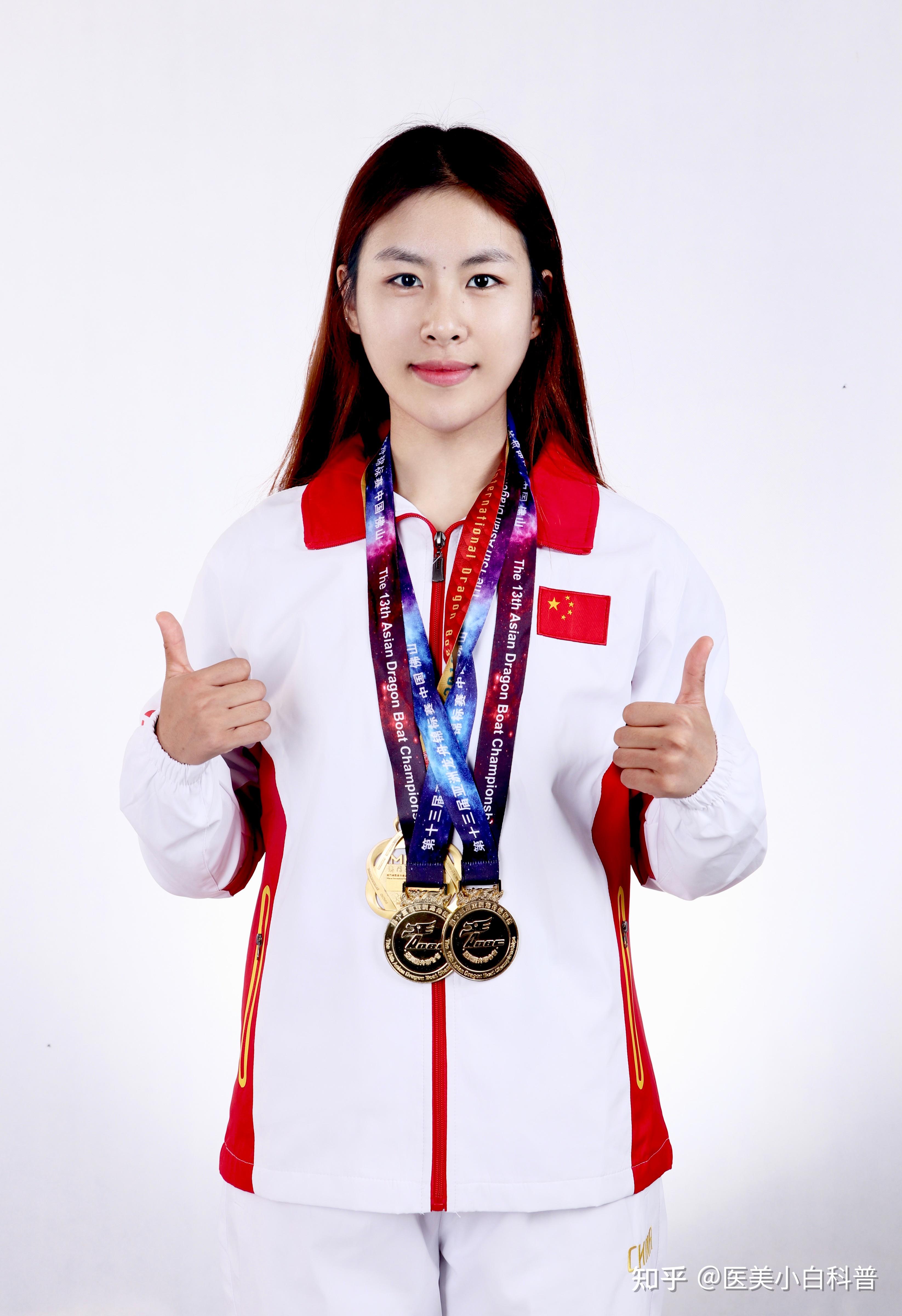 世界冠军轻松晋级,展现实力 世界冠军轻松晋级,展现实力