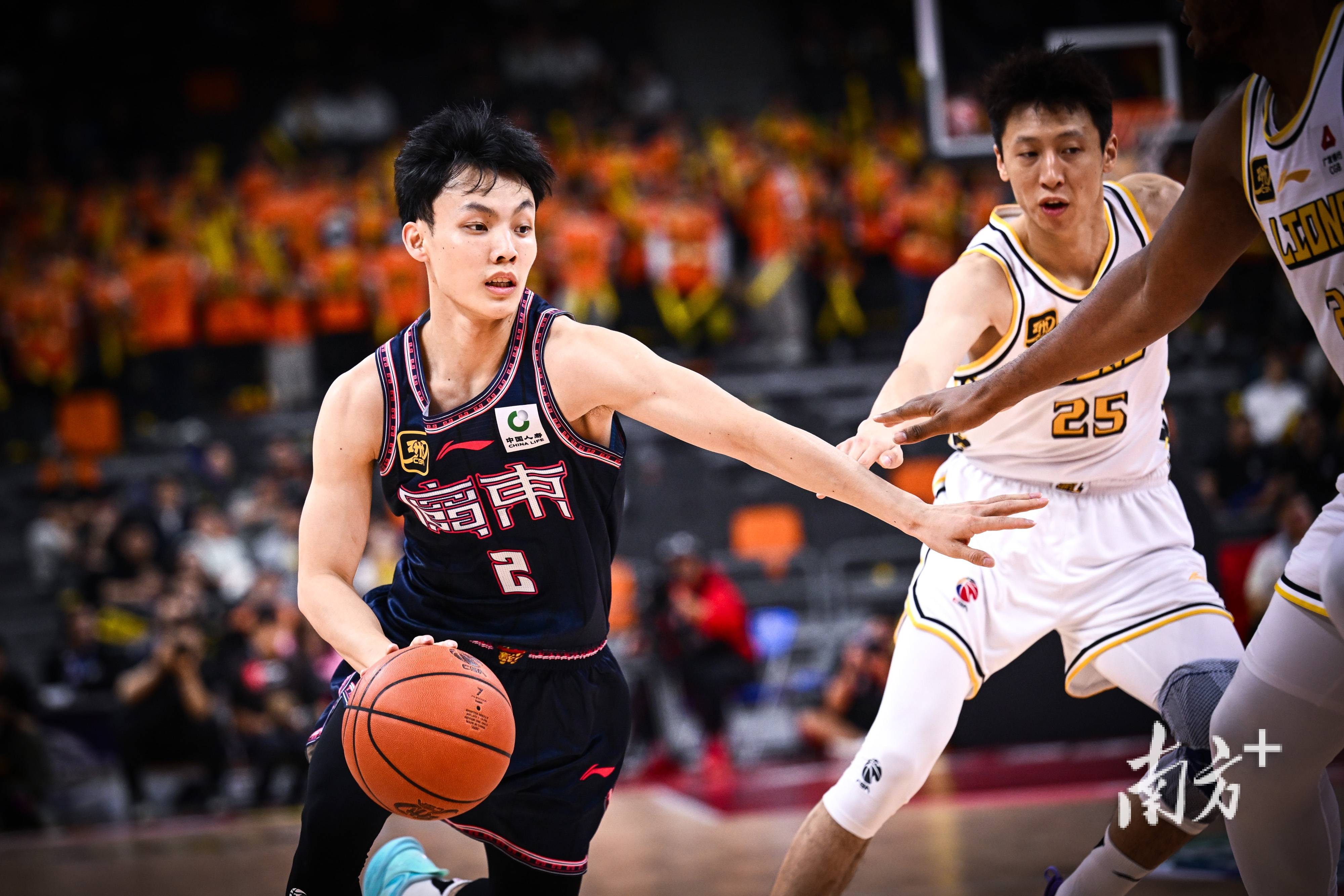 广东宏远队主场大胜，取得连胜开局