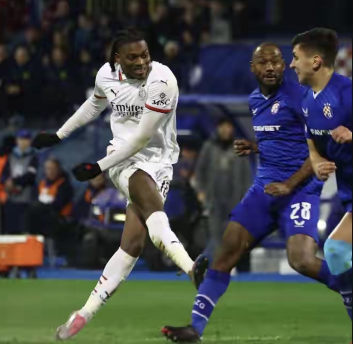 FB体育官方网站-门兴惨败，欧冠赛再次遭遇挫折