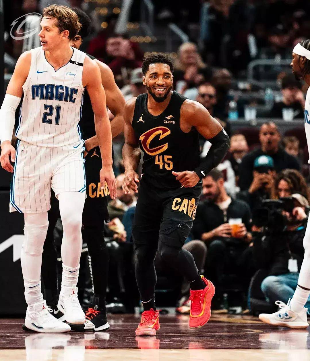 FB体育网页版-包含雄鹿遭遇强敌，热火客场胜国王取分的词条