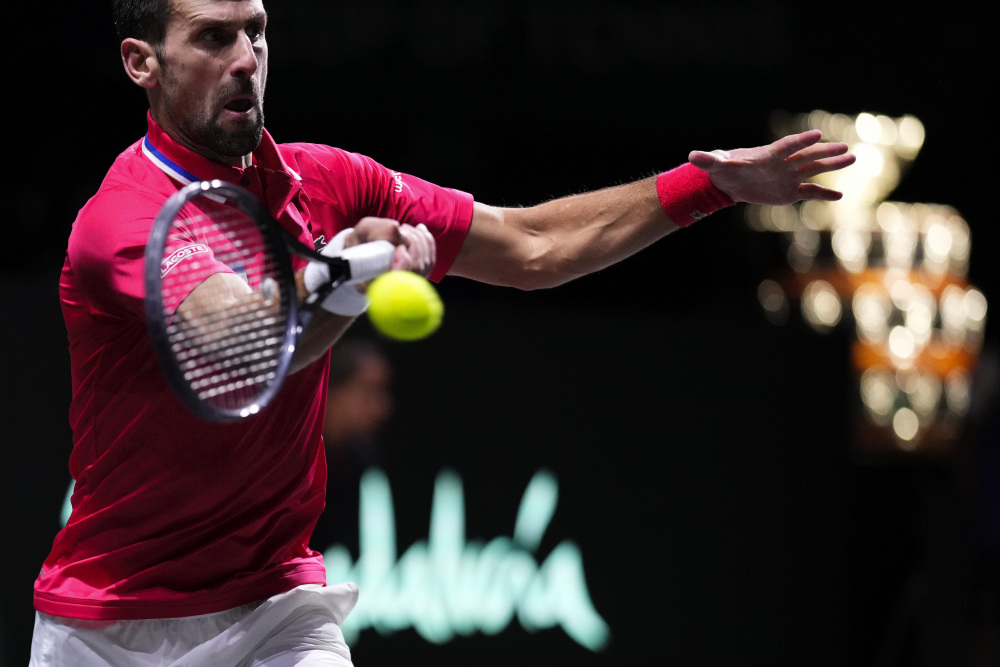 塞尔维亚网球选手实力夺冠,震惊全场 塞尔维亚网球选手实力夺冠,震惊全场