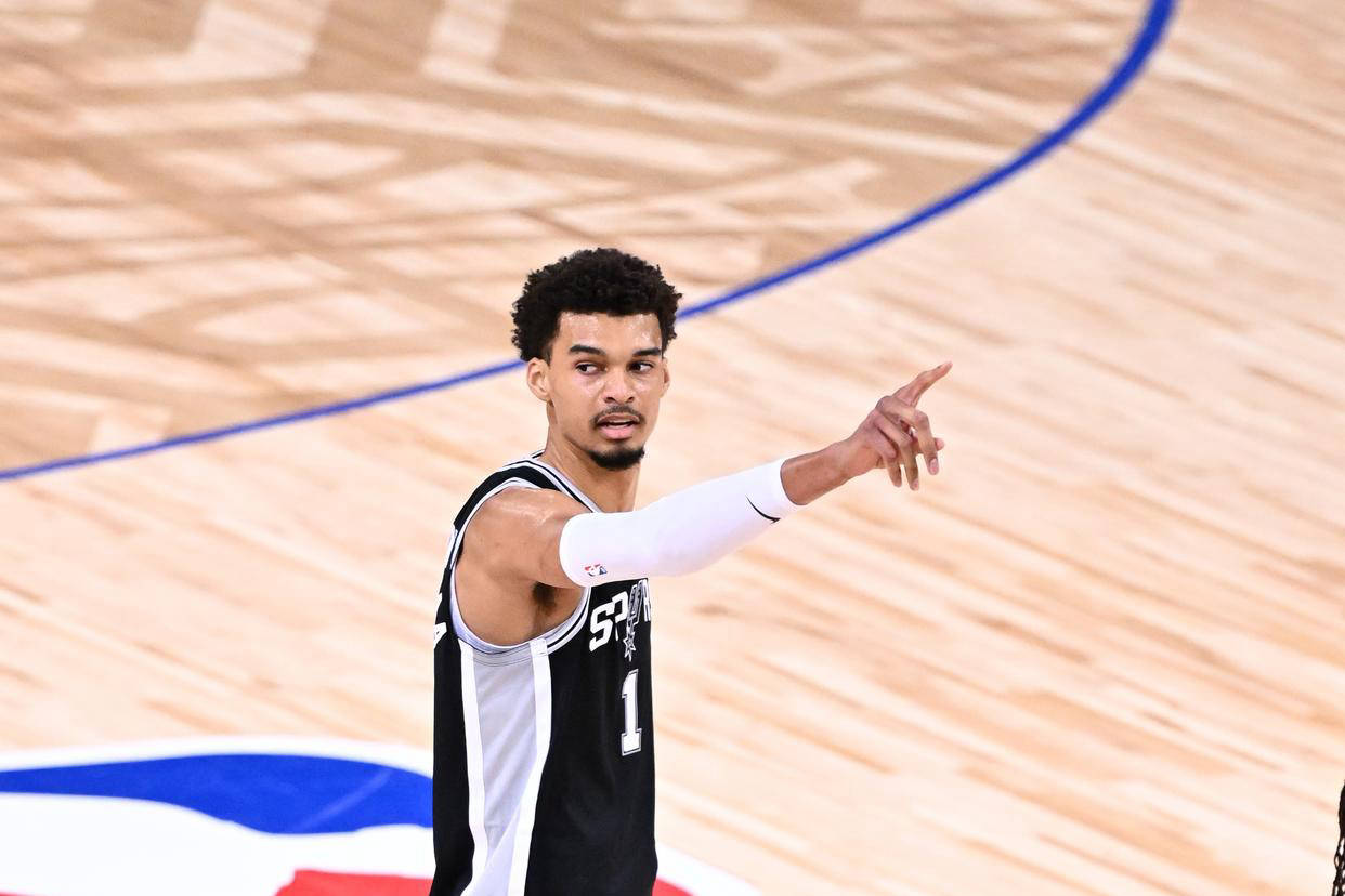 FB体育在线-关于埃瓦尔大将出击，助球队取得胜利的信息