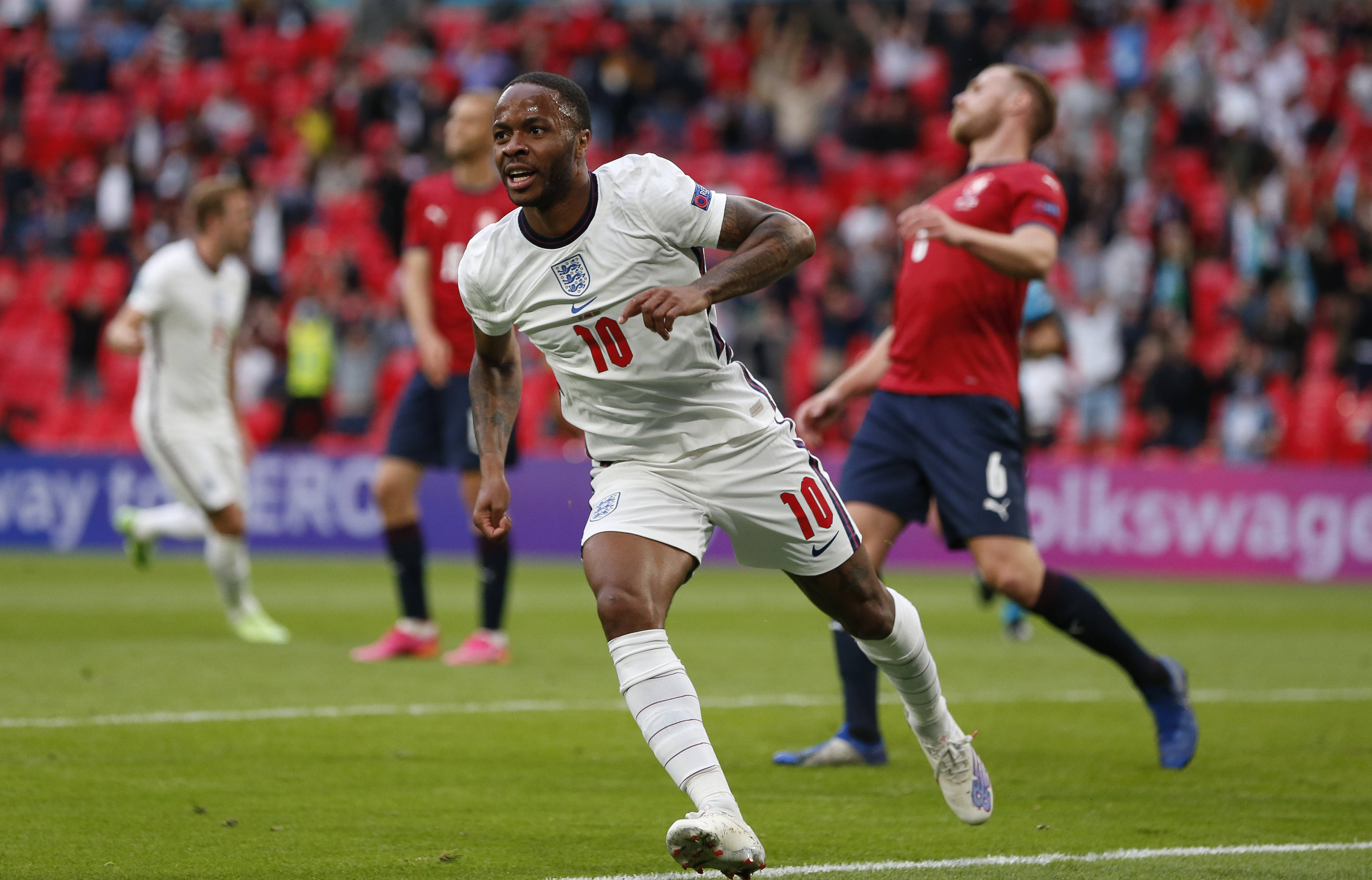 FB体育在线-足球比赛的战绩值得球迷瞩目！