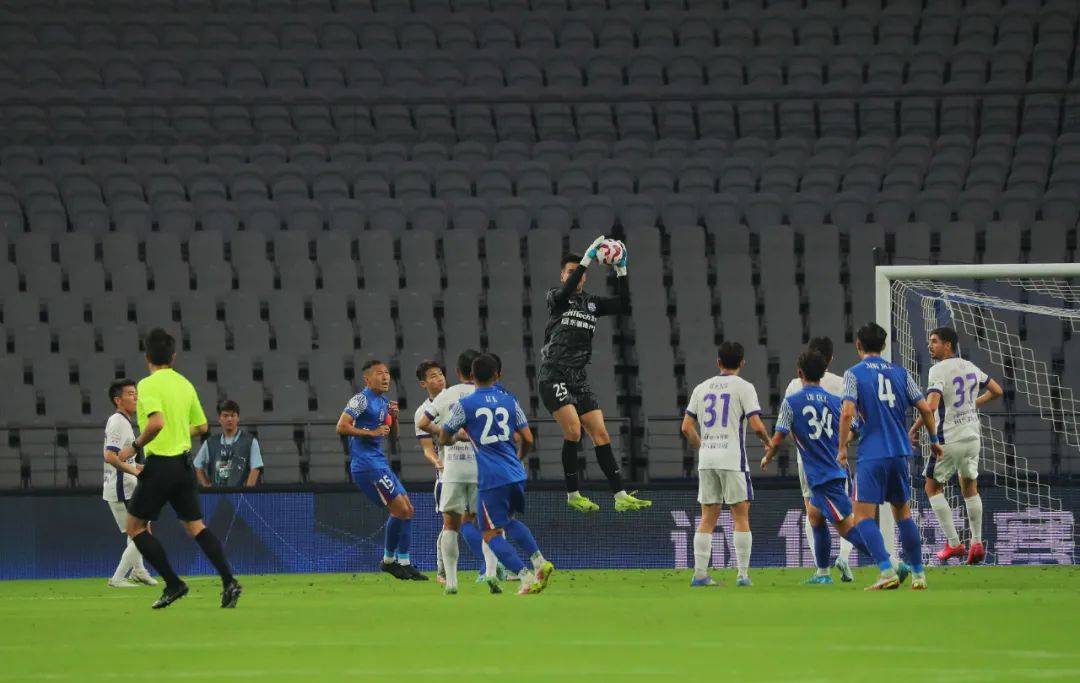 FBsports-关于上海绿地申花队踢出精彩比赛，实现大逆转的信息