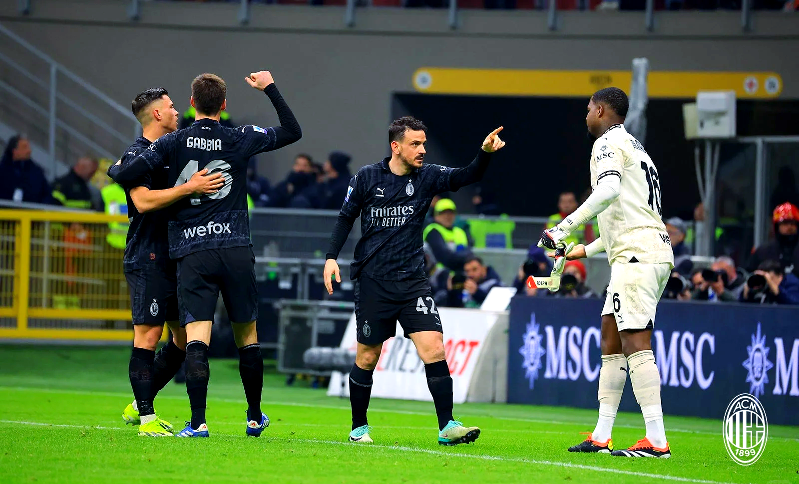 那不勒斯艰难取胜，稳固领先位置