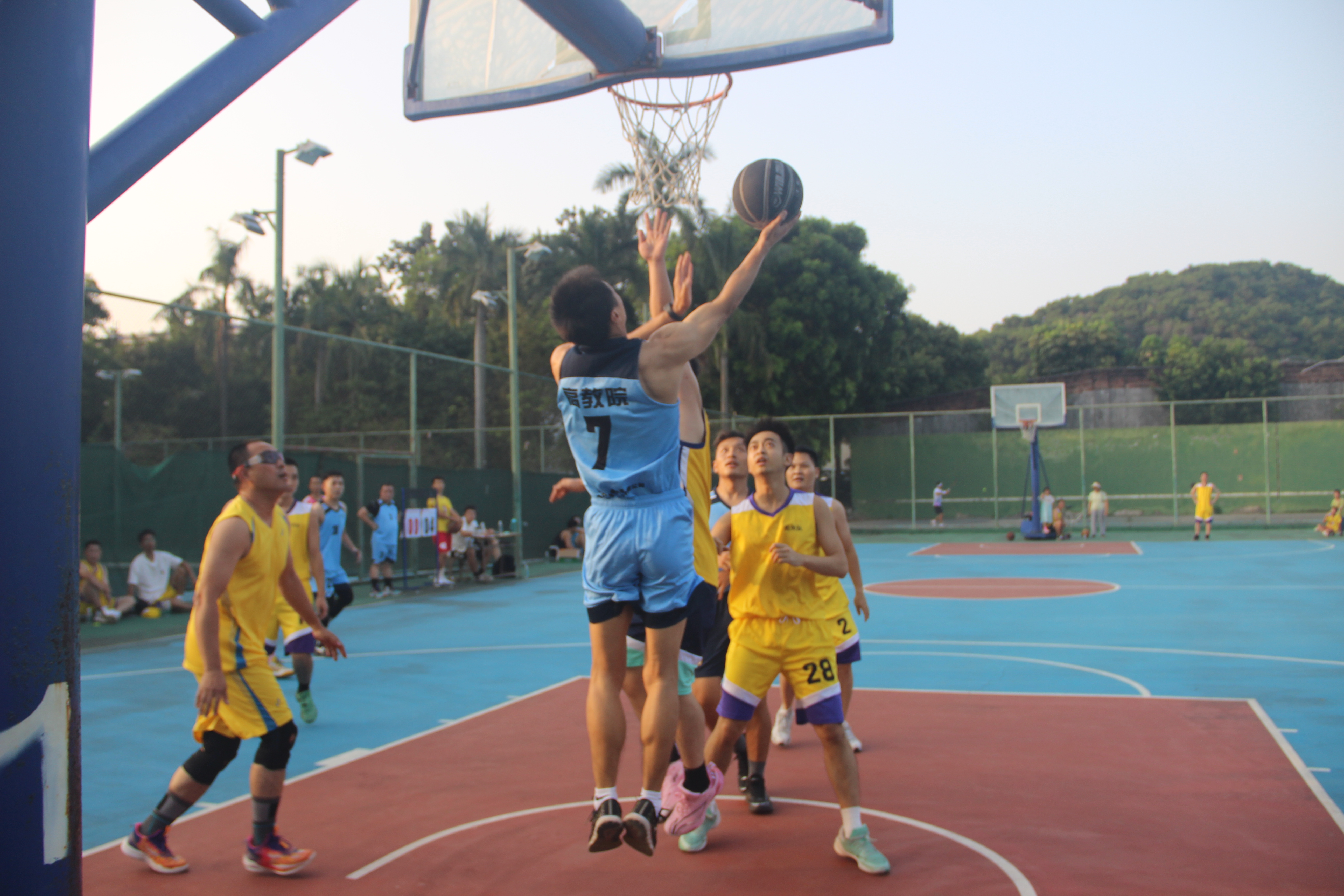 顶级篮球比赛中的精彩瞬间不容错过