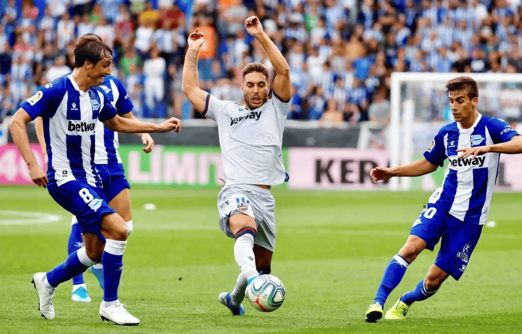 FB体育注册网址-阿拉维斯客场平塞维利亚，保级形势严峻