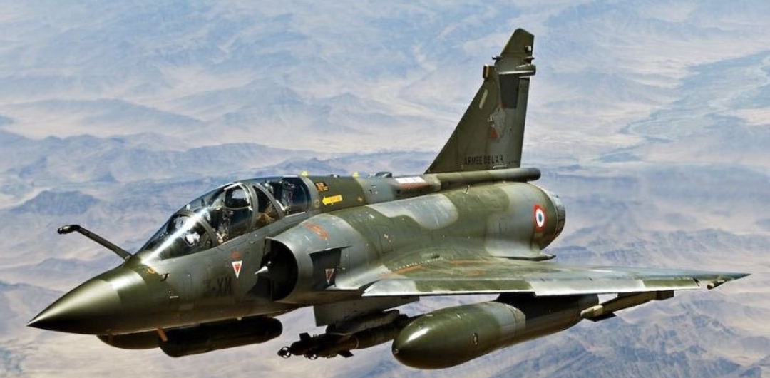 包含法国主场战胜乌克兰，小组领先稳固的词条