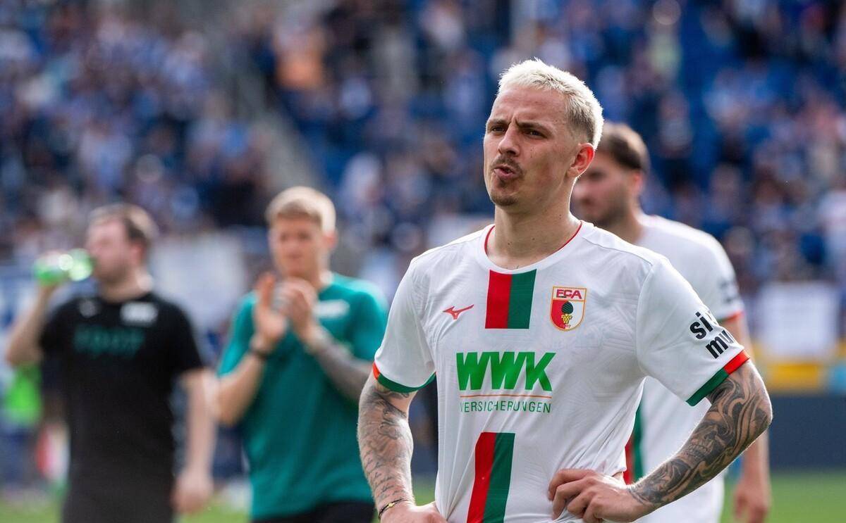 包含柏林联队主场大胜奥格斯堡，轻松取得三分的词条