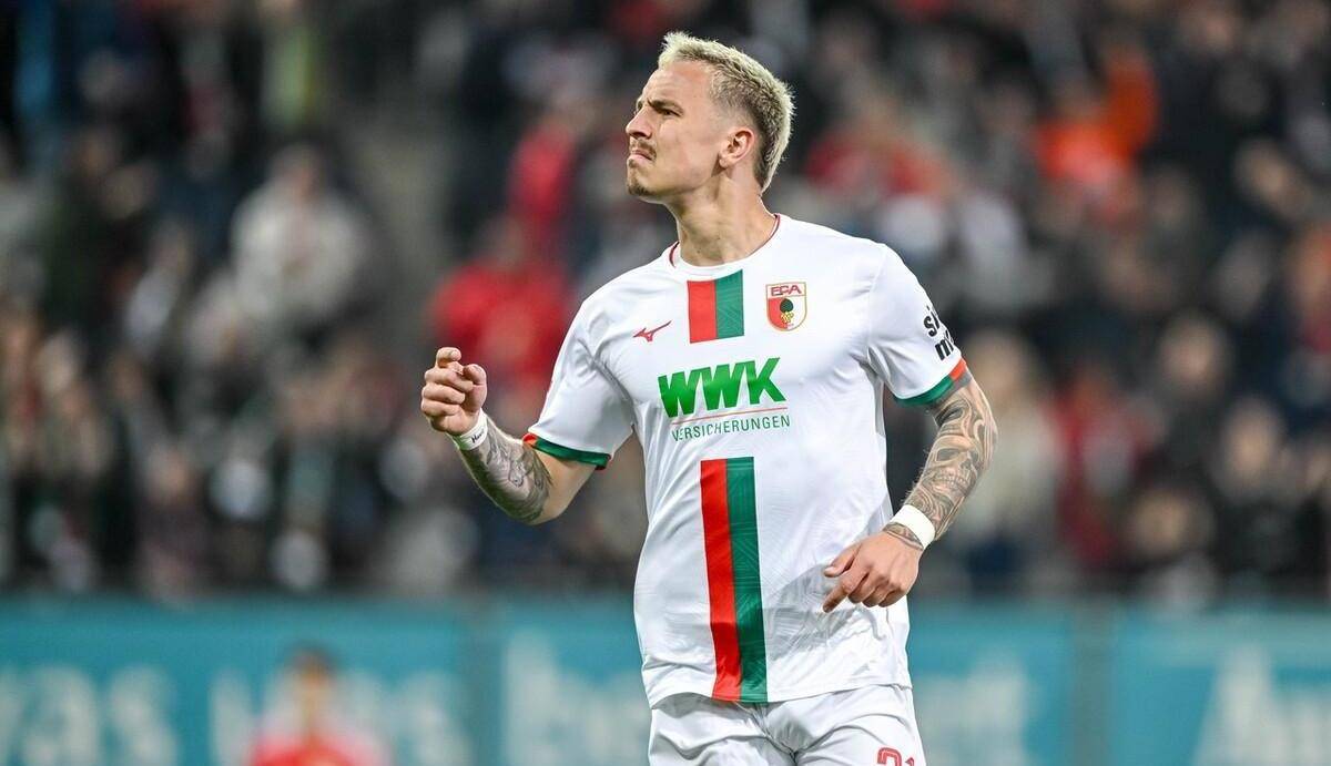 包含柏林联队主场大胜奥格斯堡，轻松取得三分的词条