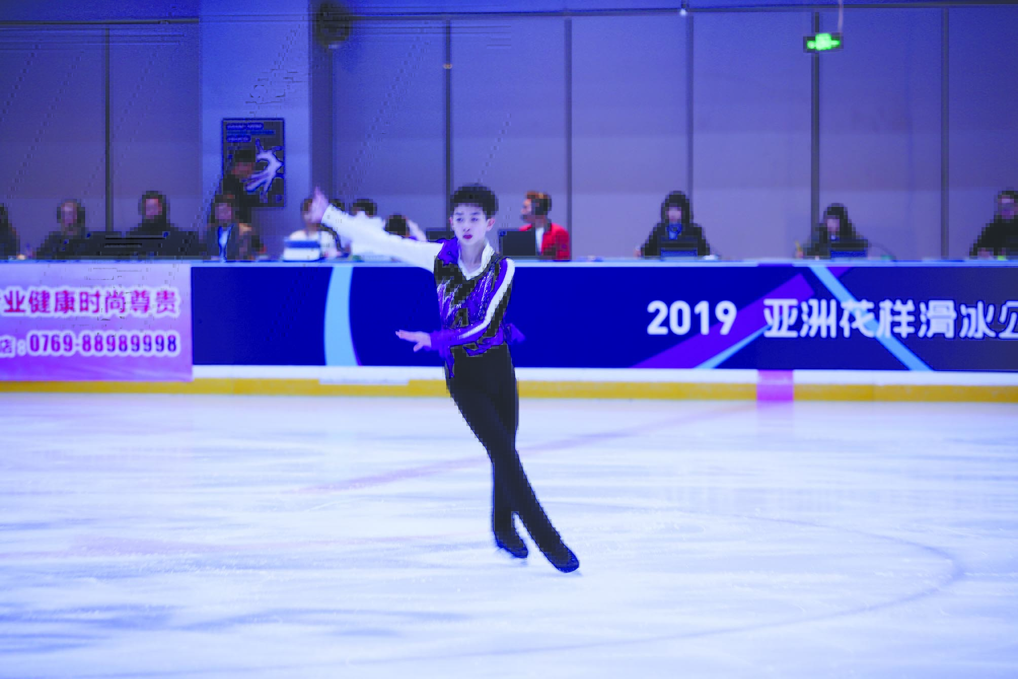 新西兰代表团花样滑冰表现抢眼的简单介绍