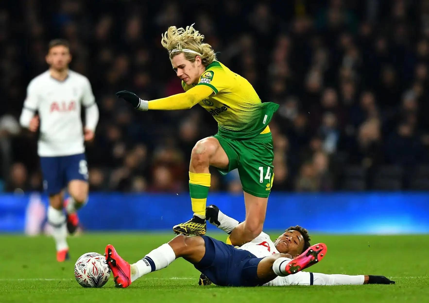 利兹联客场取胜，威尔士新星突破封堵