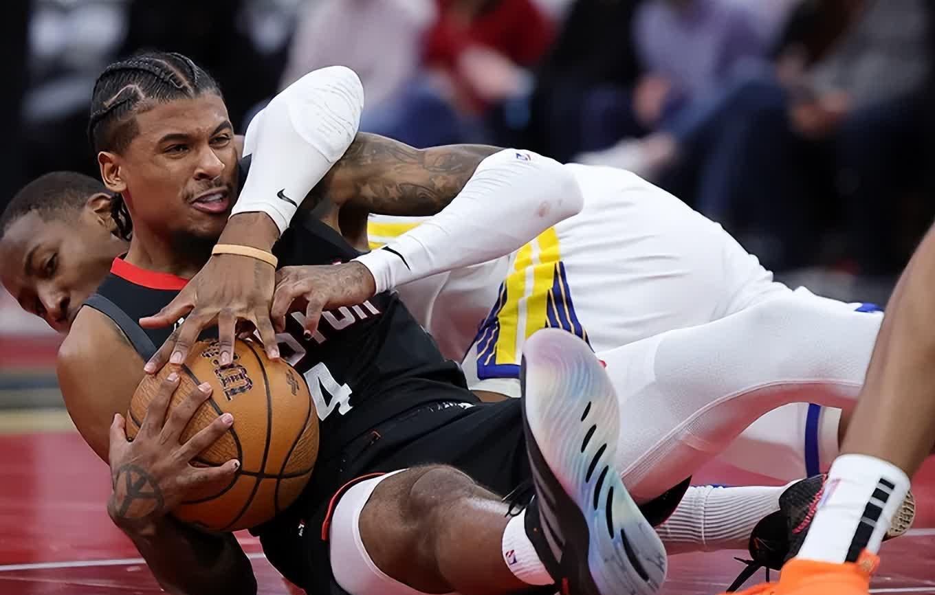 鹈鹕主场惨败黄蜂，威廉森孤军奋战