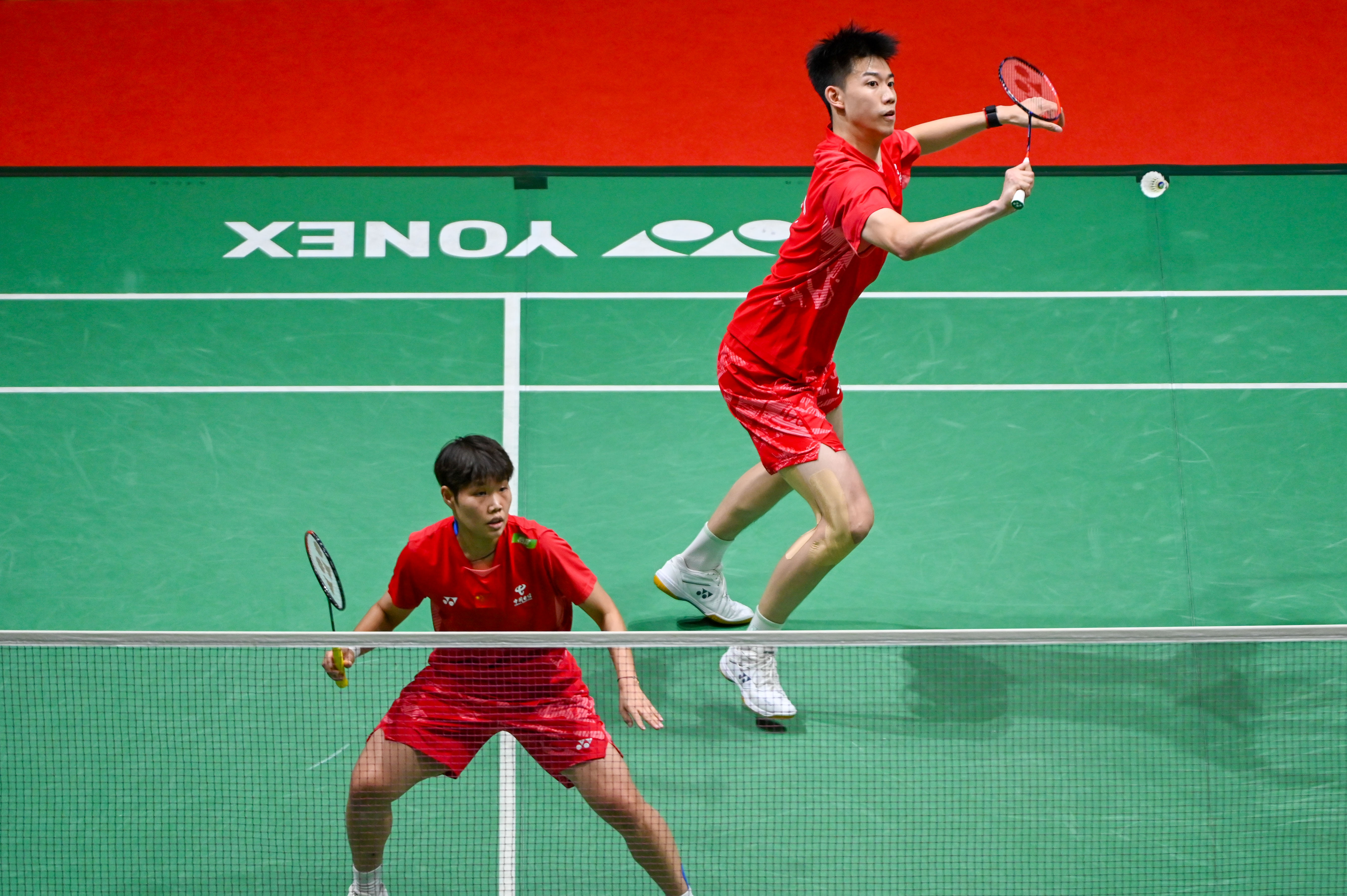 包含羽毛球混双组合实力爆发，成功晋级的词条