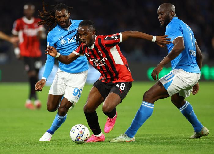 意甲联赛AC米兰队坚守阵地取胜 意甲联赛AC米兰队坚守阵地取胜