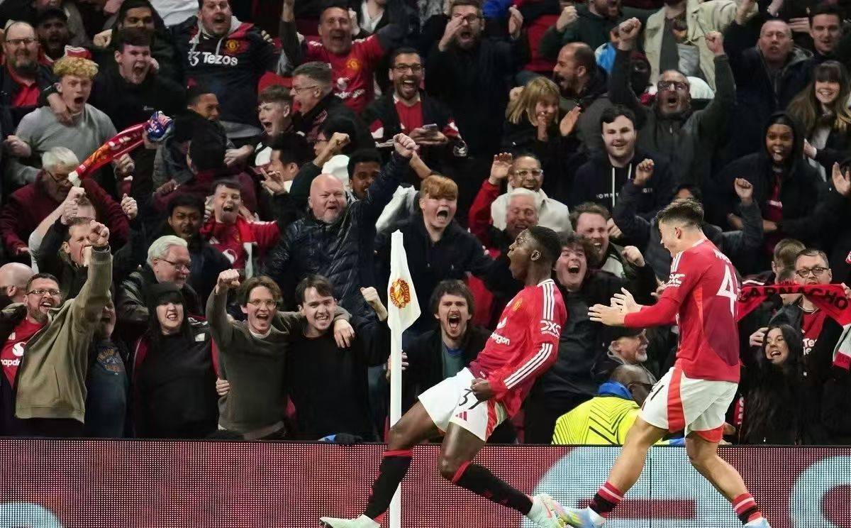 关于阿贾克斯遭遇惊吓，晋级希望蒙上阴影的信息