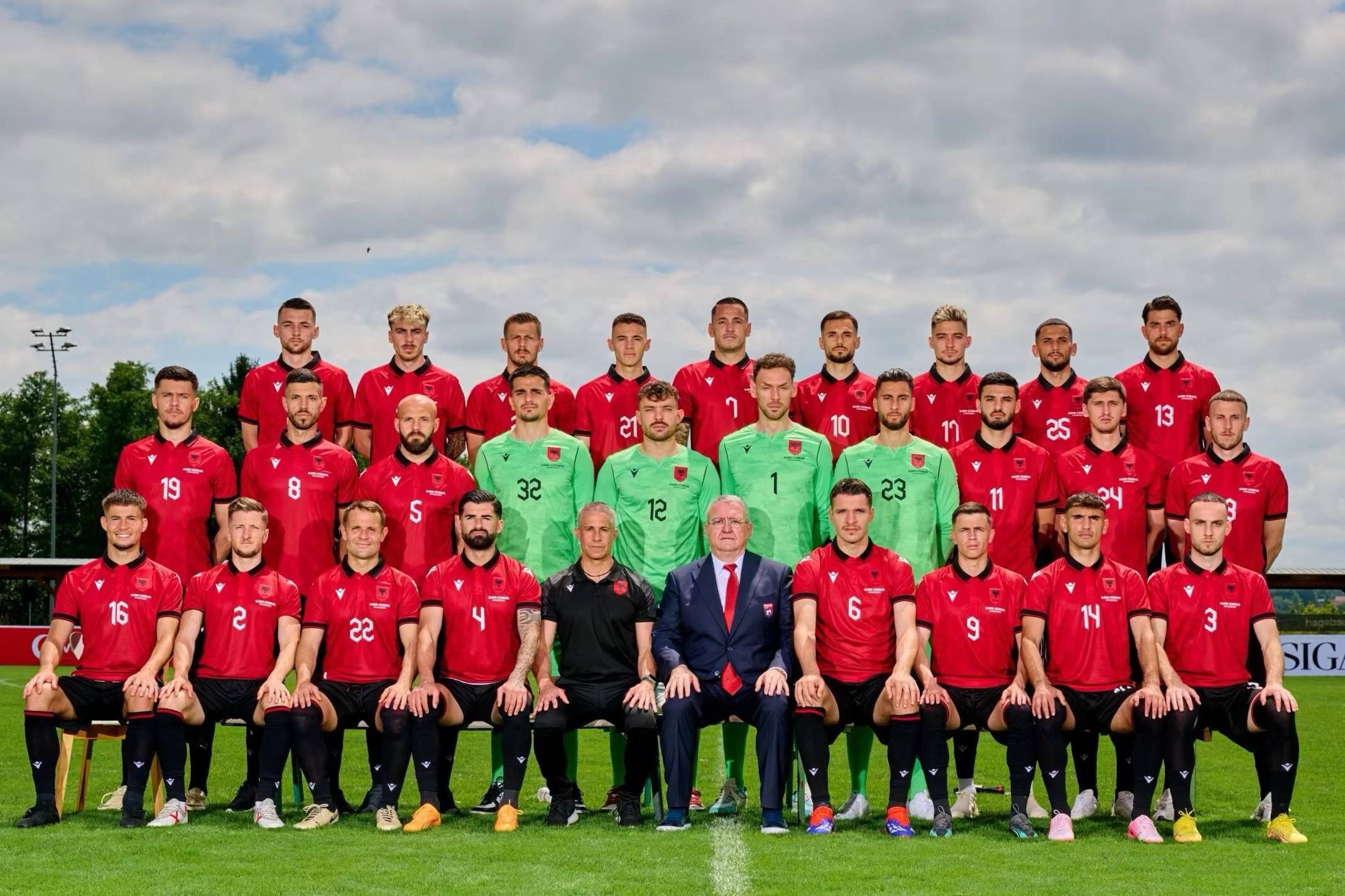 捷克足球联赛卫冕冠军备战新赛季 捷克足球联赛卫冕冠军备战新赛季