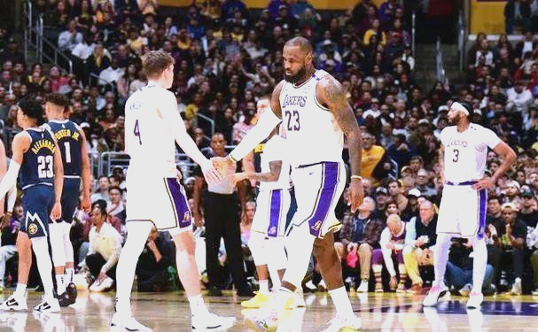 NBA詹姆斯遭遇伤病困扰,骑士初遇困境 NBA詹姆斯遭遇伤病困扰,骑士初遇困境