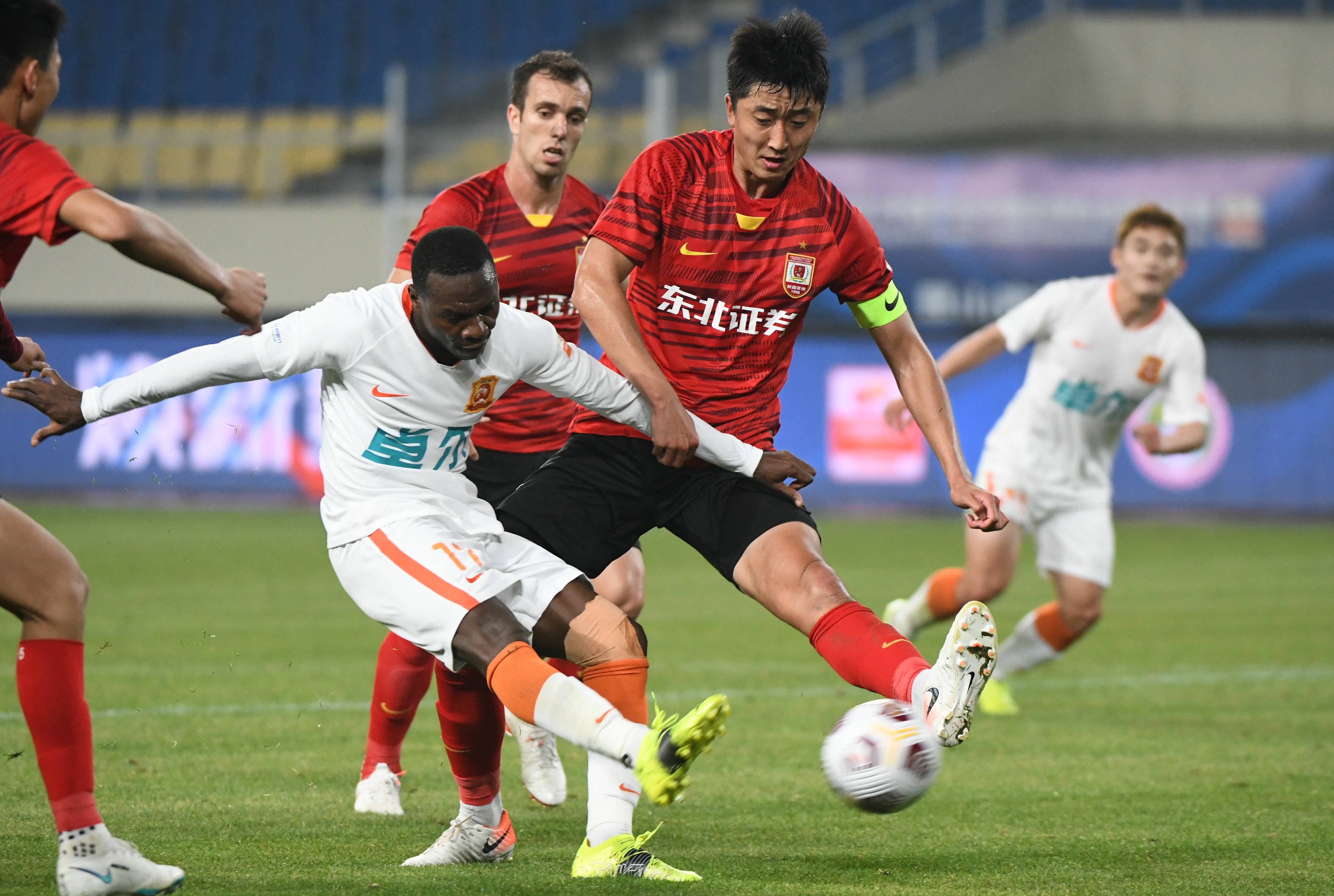 FB体育注册网址-包含拜仁慕尼黑鏖战获胜，领跑积分榜的词条