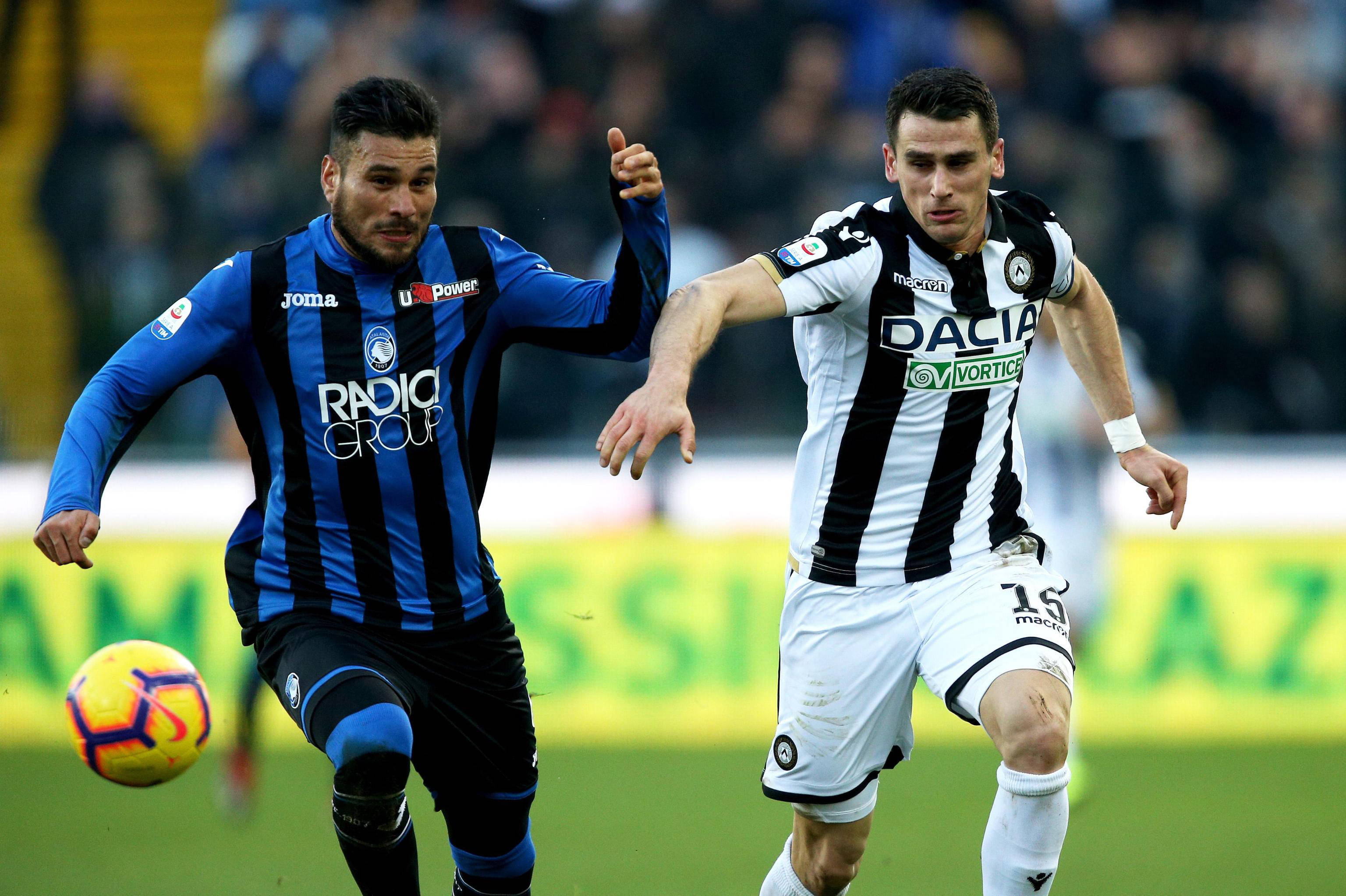 卡里亚里门将表现出色，短时间内拦截多次射门的简单介绍