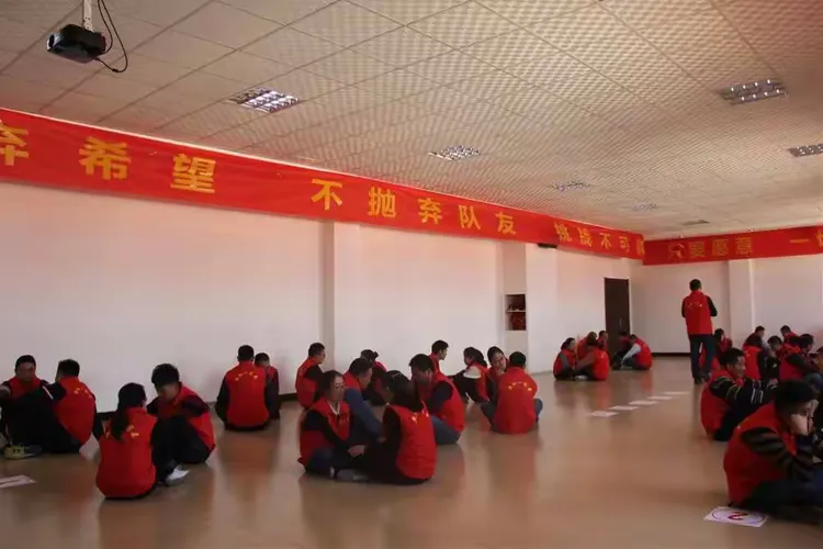 四川队全力以赴，彰显团队凝聚力