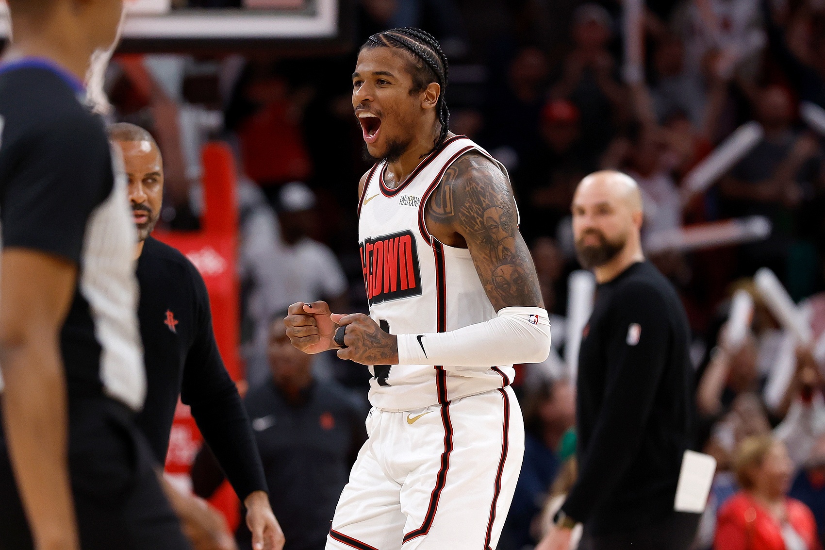 FB体育注册网址-火箭客场击败魔术结束连败